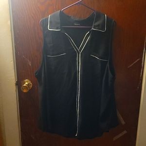 Torrid, black with white detail, Sleeveless collared shirt, size 3